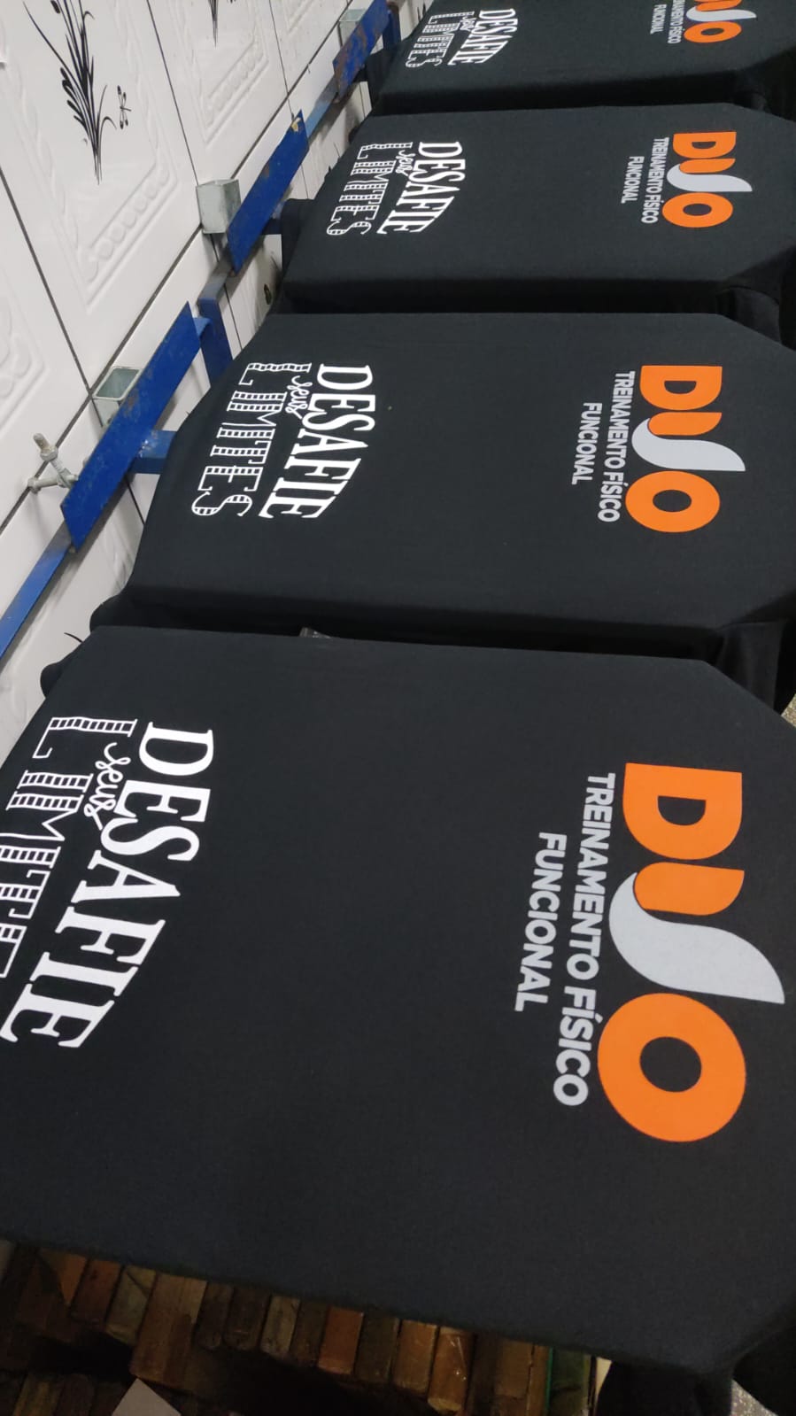 Camisetas pretas estampadas DUO Treinamento Físico Funcional